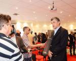 Aleksandar Nikačević - Predsednik AMSS daje izjavu novinarskoj ekipi RTS